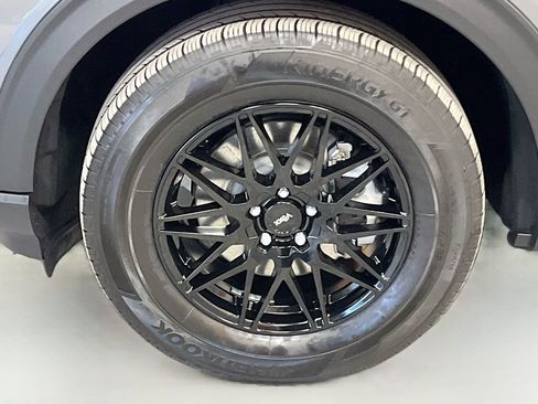 Used 2024 Ford Explorer XLT w/ Equipment Group 202A image 30