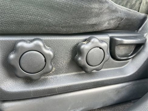 Used 2008 Kia Sorento LX w/ Sport Pkg image 12