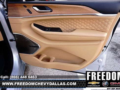 Used 2025 Jeep Grand Cherokee L Summit image 38