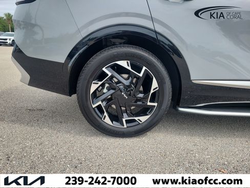 Certified 2024 Kia Sportage SX FWD image 9