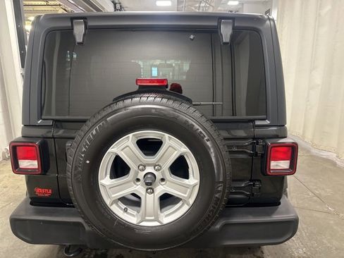 Used 2022 Jeep Wrangler Unlimited Sport image 5