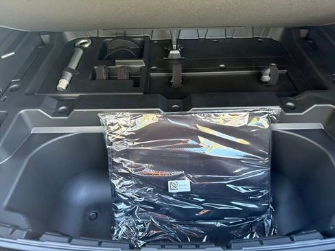 New 2026 Chevrolet Equinox EV RS image 11