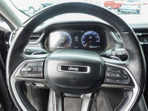 Used 2022 Jeep Grand Cherokee Limited image 12