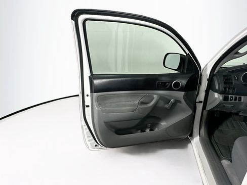 Used 2010 Toyota Tacoma 2WD Regular Cab image 23
