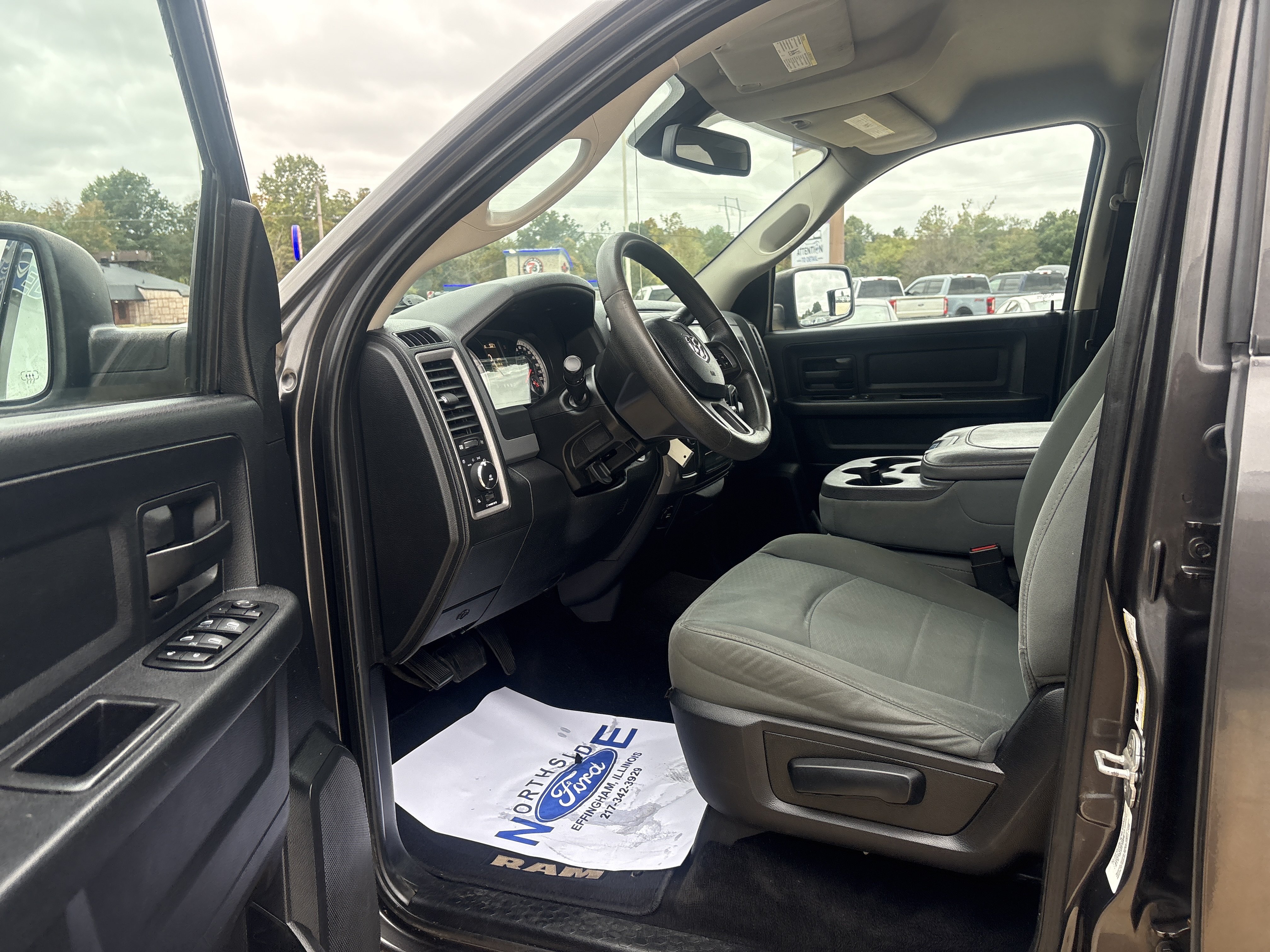 Used 2014 RAM 1500 Express AWD/4WD image 9