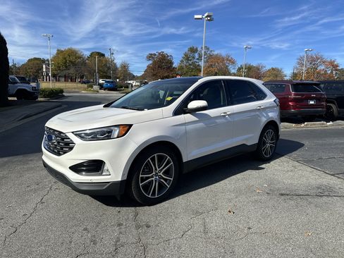 Used 2019 Ford Edge Titanium w/ Equipment Group 301A image 5