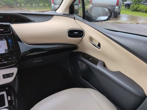Used 2016 Toyota Prius Four w/ Advanced Technology Package FWD image 16