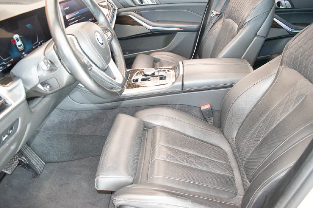 Used 2025 BMW X5 xDrive50e AWD/4WD image 20