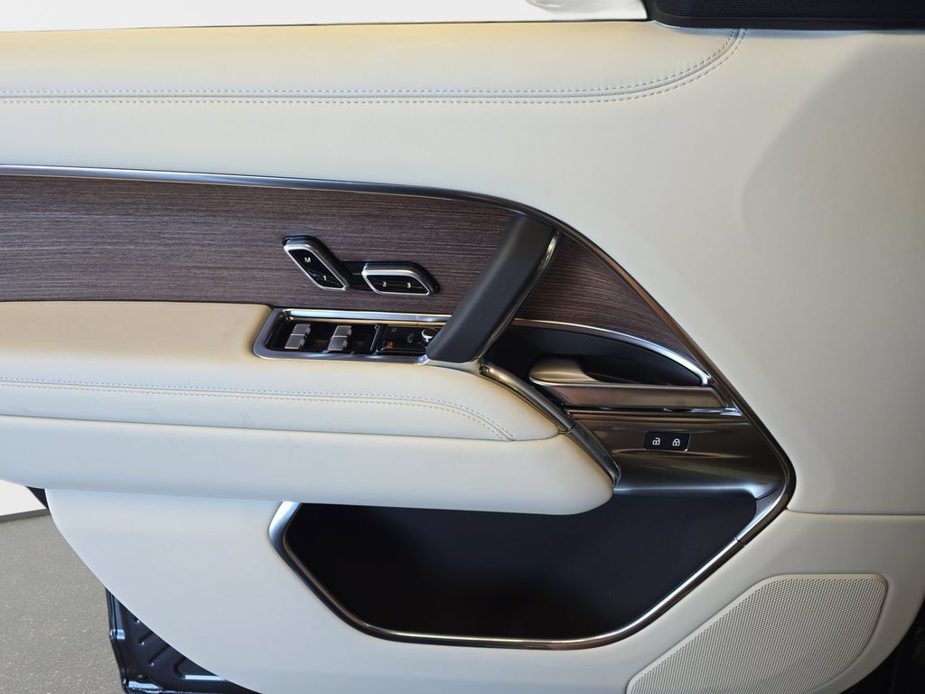 New 2026 Land Rover Range Rover SE AWD/4WD image 19