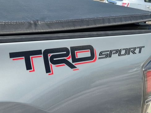Used 2021 Toyota Tacoma TRD Sport RWD image 11