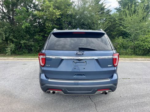 Used 2018 Ford Explorer XLT w/ Equipment Group 202A AWD/4WD image 6