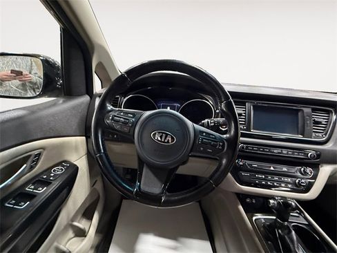 Used 2015 Kia Sedona SX image 12