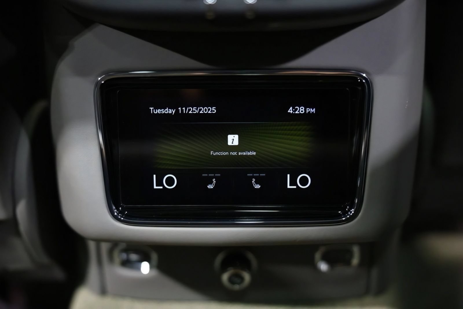 Used 2022 Bentley Bentayga AWD/4WD image 32