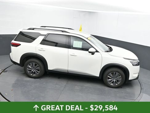 Used 2025 Nissan Pathfinder SV AWD/4WD image 41