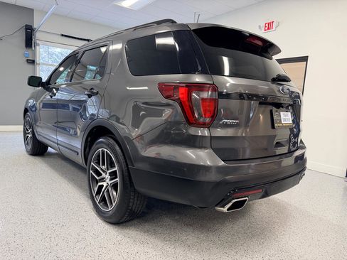 Used 2017 Ford Explorer Sport w/ Equipment Group 401A image 5