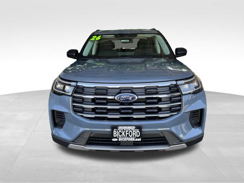 Used 2026 Ford Explorer Active AWD/4WD image 2