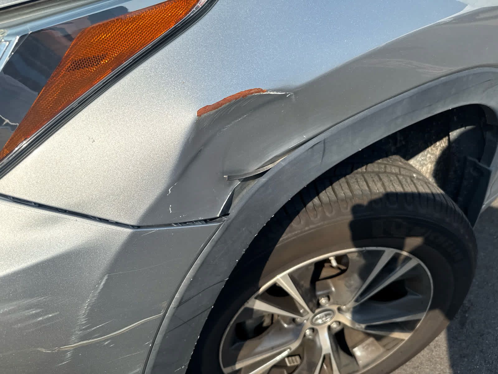 Used 2018 Toyota Highlander Plus FWD image 4