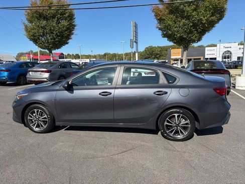 Used 2023 Kia Forte LXS image 6
