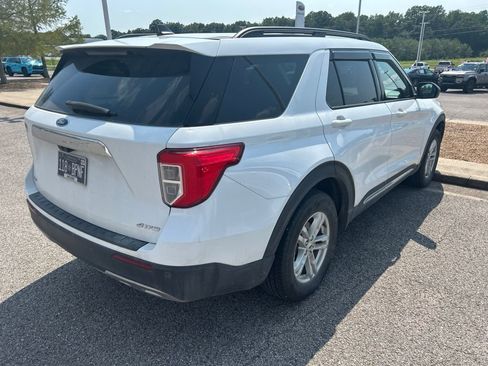 Used 2023 Ford Explorer XLT w/ Equipment Group 202A AWD/4WD image 4
