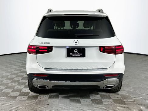 Certified 2025 Mercedes-Benz GLB 250 image 6