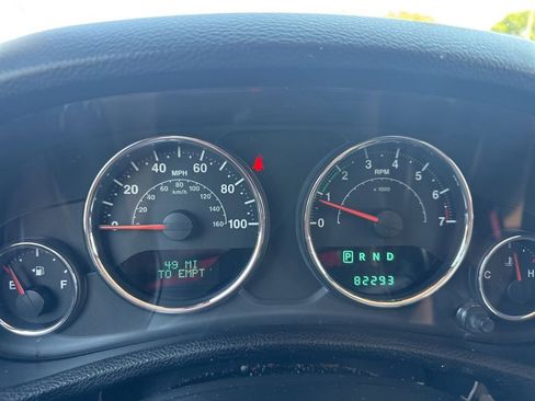 Used 2014 Jeep Wrangler Unlimited Sahara w/ Connectivity Group image 13