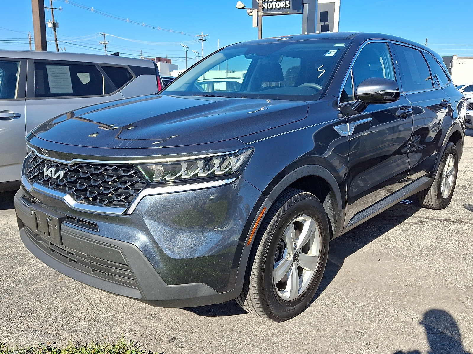 Certified 2023 Kia Sorento LX AWD/4WD image 3