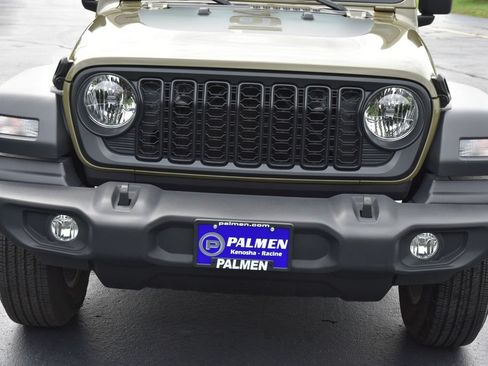 Used 2025 Jeep Wrangler Unlimited Sport AWD/4WD image 3