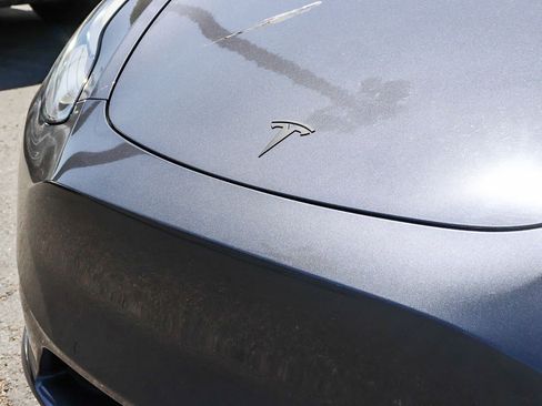 Used 2021 Tesla Model Y Performance AWD/4WD image 3