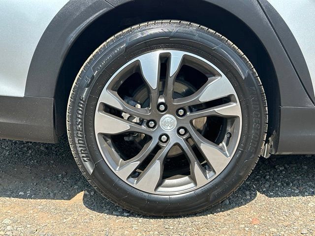 Used 2018 Buick Regal Preferred w/ Sights and Sounds Package AWD/4WD image 6