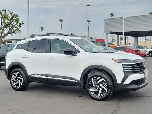 New 2026 Nissan Kicks SV w/ Cold Weather Package image 4