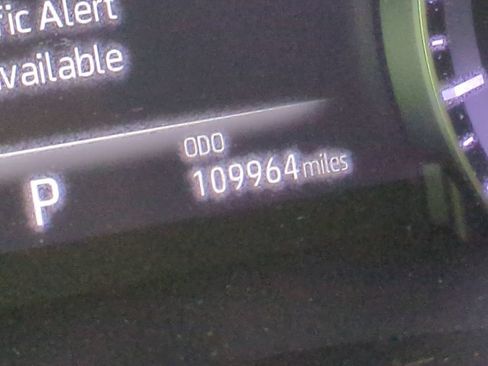 Used 2021 Toyota Highlander XLE FWD image 38