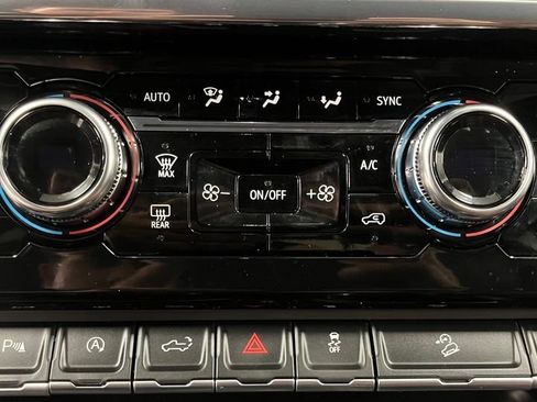 Used 2026 GMC Sierra 1500 Denali Ultimate AWD/4WD image 39