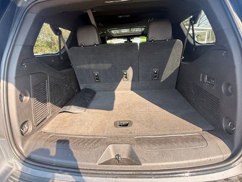 Used 2021 GMC Yukon XL SLT w/ SLT Luxury Plus Package image 6