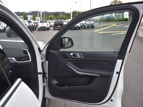 Used 2023 BMW X5 xDrive45e w/ Parking Assistance Package AWD/4WD image 24