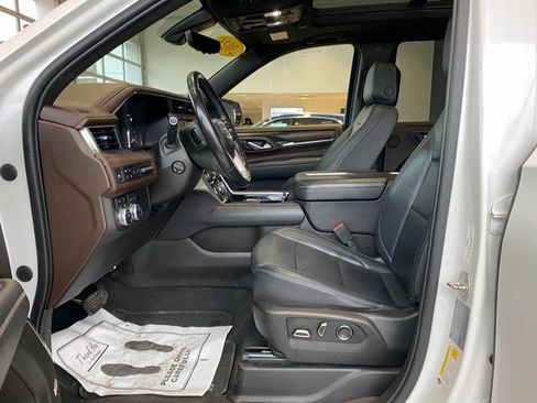 Used 2021 GMC Yukon Denali w/ Denali Premium Package image 13
