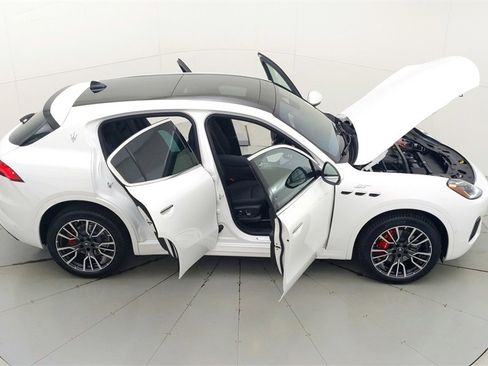 Used 2024 Maserati Grecale GT image 43