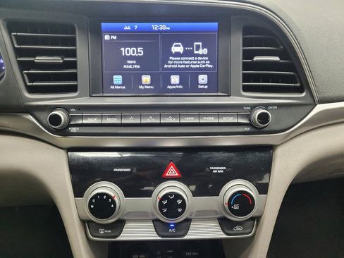 Used 2019 Hyundai Elantra SEL image 25