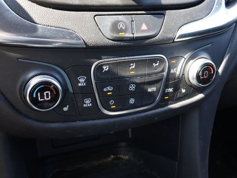 Used 2023 Chevrolet Equinox LT FWD image 25