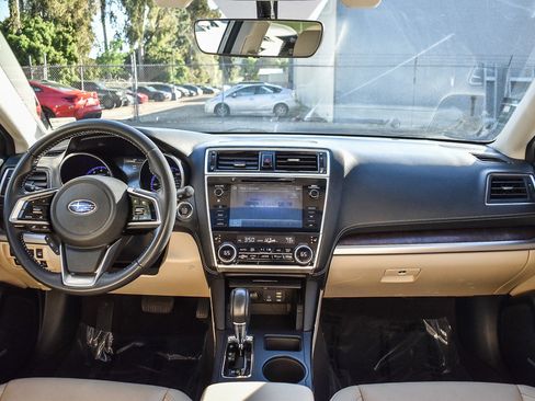 Used 2018 Subaru Outback 2.5i Limited image 12