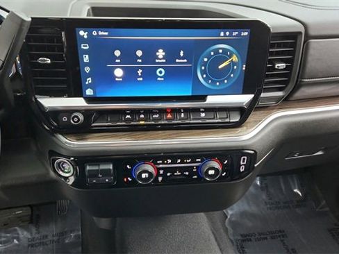 Used 2025 Chevrolet Silverado 1500 LT image 16