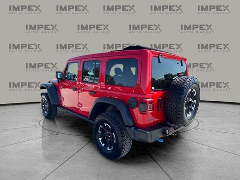 Used 2025 Jeep Wrangler Unlimited Rubicon 4xe w/ Convenience Group AWD/4WD image 3