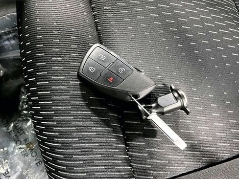 Used 2025 Chevrolet Equinox LT image 30