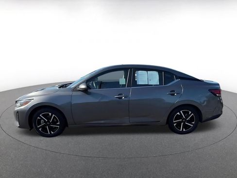Used 2025 Nissan Sentra SV FWD image 9