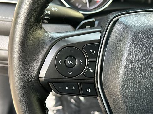 Used 2019 Toyota Camry SE FWD image 21