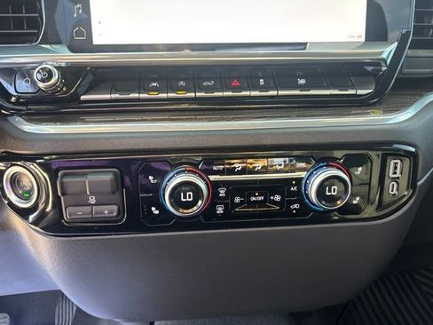 Used 2025 GMC Sierra 1500 Elevation AWD/4WD image 4