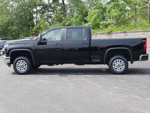 Certified 2022 Chevrolet Silverado 2500 LT w/ Convenience Package AWD/4WD image 3