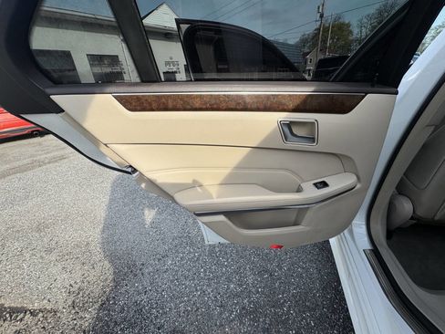 Used 2014 Mercedes-Benz E 350 4MATIC Sedan image 52