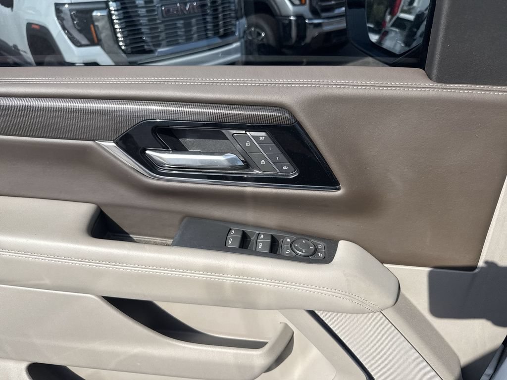 Certified 2025 GMC Yukon XL Elevation AWD/4WD image 29