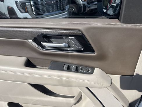 Certified 2025 GMC Yukon XL Elevation AWD/4WD image 29