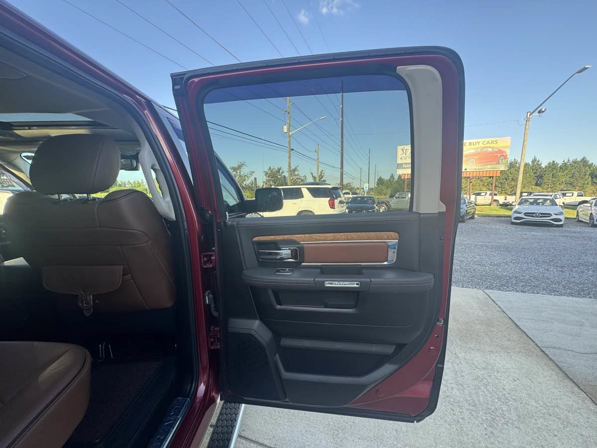 Used 2015 RAM 1500 Laramie Longhorn w/ Convenience Group AWD/4WD image 32